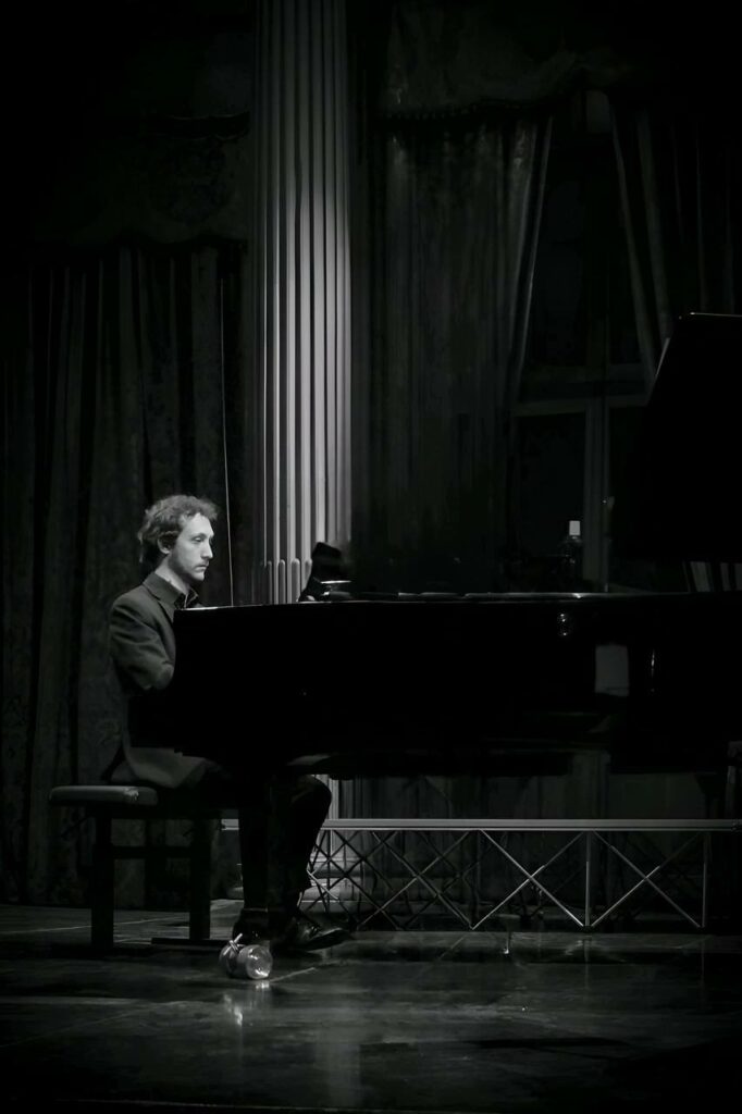 Matteo Dal Toso insegnante di pianoforte classico presso l'ìIstituto Musicale Città di Thiene (VI)